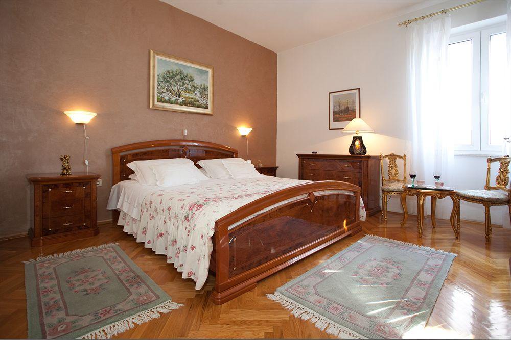 Cro Jet Set Apartments Сплит Екстериор снимка