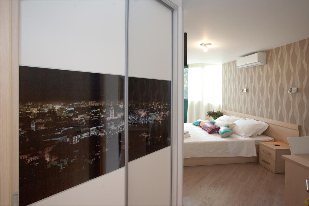 Cro Jet Set Apartments Сплит Екстериор снимка
