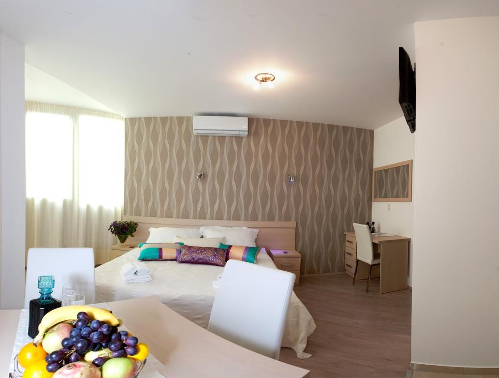 Cro Jet Set Apartments Сплит Екстериор снимка