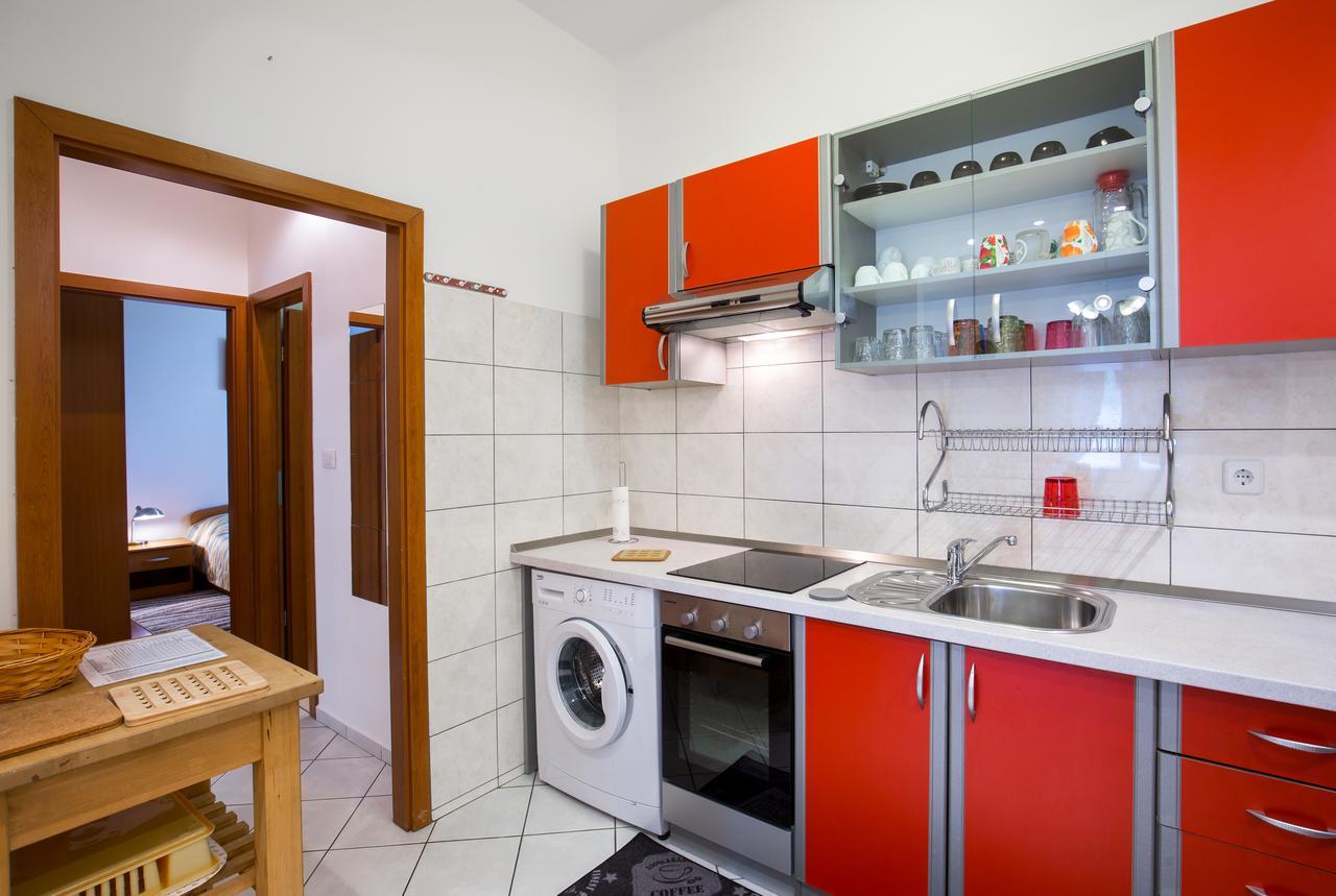 Cro Jet Set Apartments Сплит Екстериор снимка