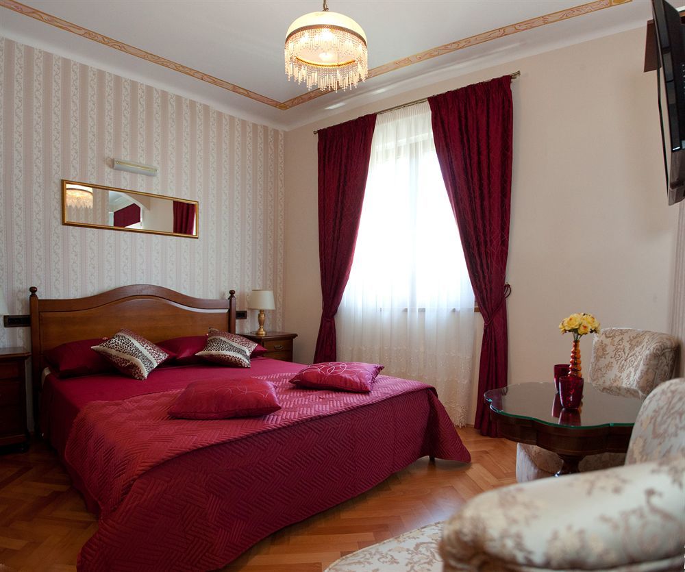 Cro Jet Set Apartments Сплит Екстериор снимка