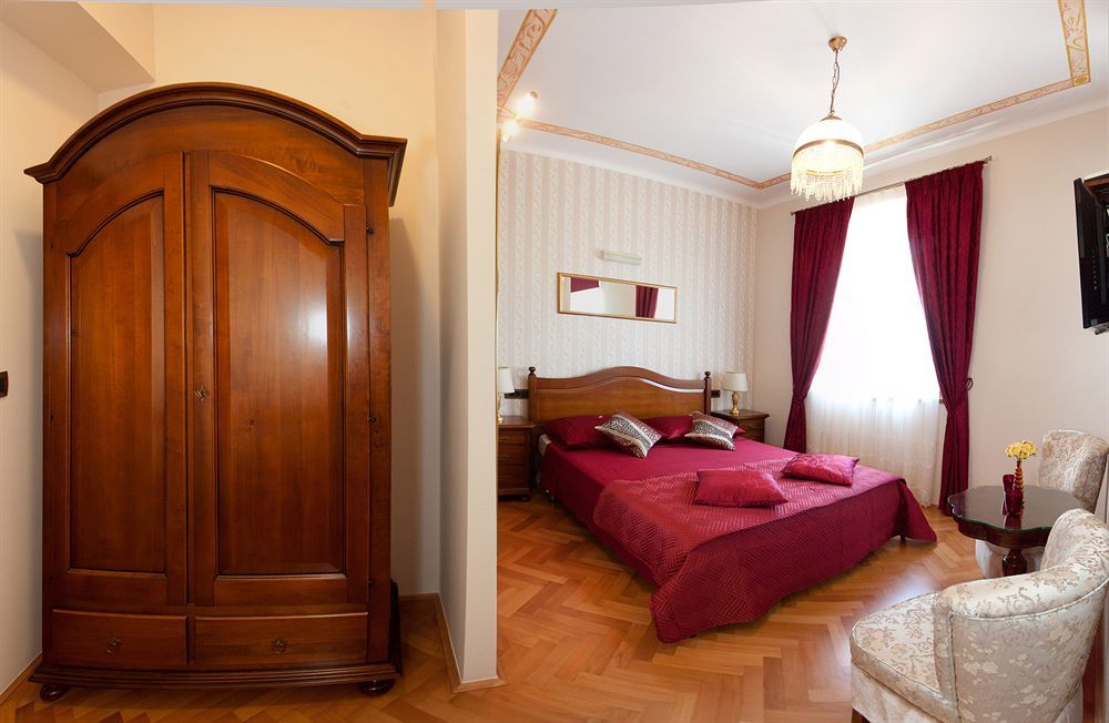 Cro Jet Set Apartments Сплит Екстериор снимка
