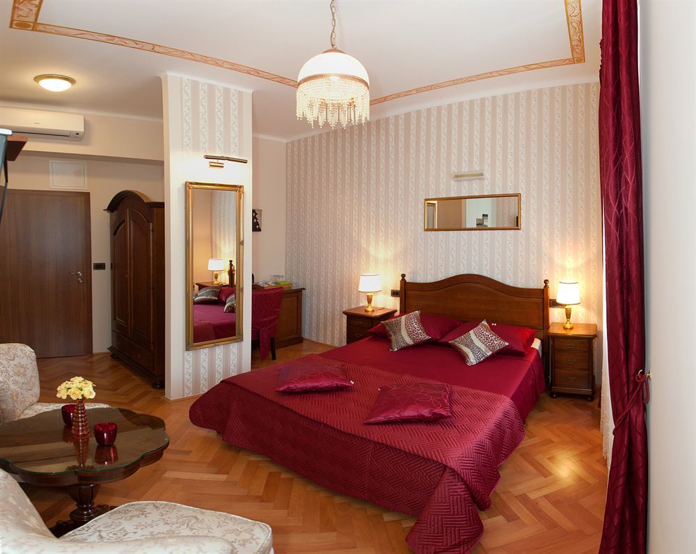 Cro Jet Set Apartments Сплит Екстериор снимка
