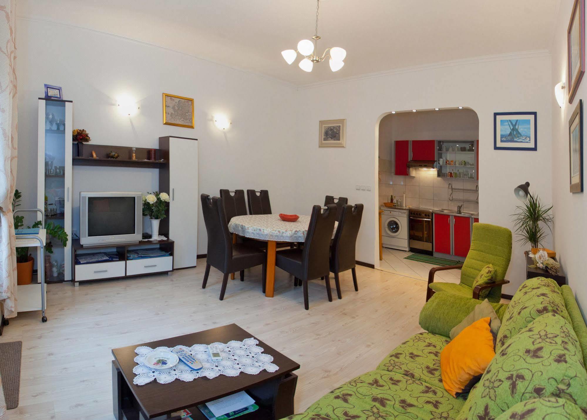 Cro Jet Set Apartments Сплит Екстериор снимка